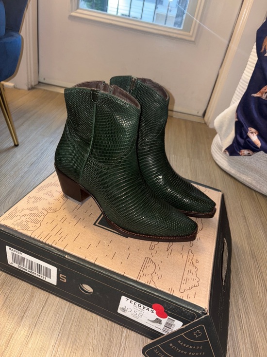 Tecovas Shoes - RARE Tecovas Emerald Lizard Stevie Ankle Boots